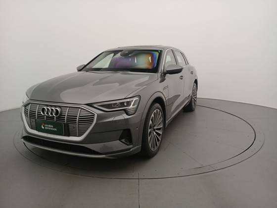 AUDI E-TRON ELÉTRICO PERFORMANCE QUATTRO AUDI E-TRON ELÉTRICO PERFORMANCE QUATTRO